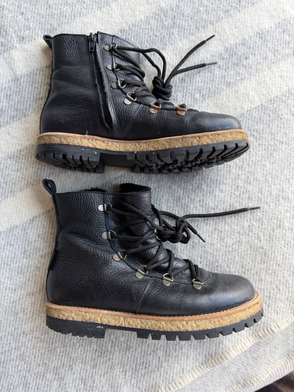 Black Leather Lace-Up Boots Hi-top Black Leather Boot